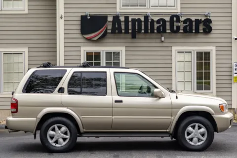 More photos of 2001 Nissan Pathfinder LE 4WD at Spencer, MA