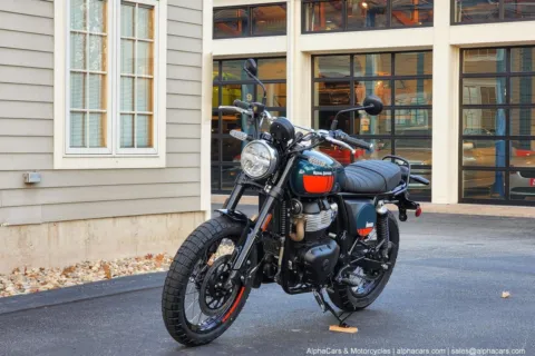 More photos of 2025 Royal Enfield Bear 650 Petrol Green at Spencer, MA