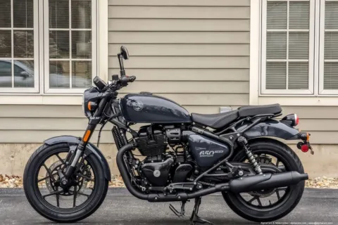 More photos of 2024 Royal Enfield Shotgun 650 Sheet Metal Grey at Spencer, MA