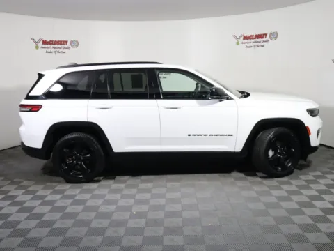 More photos of 2023 Jeep Grand Cherokee Limited at McCloskey Truck Town (Licensed as McCloskey Motors Inc.), CO