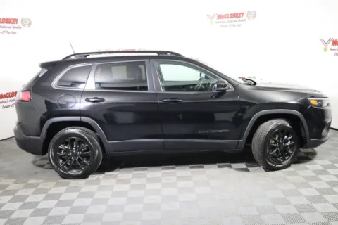 More photos of 2023 Jeep Cherokee Altitude at McCloskey Truck Town (Licensed as McCloskey Motors Inc.), CO