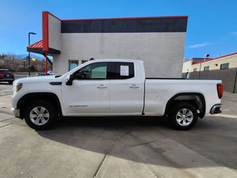 More photos of 2021 GMC Sierra 1500 SLE at McCloskey Truck Town (Licensed as McCloskey Motors Inc.), CO