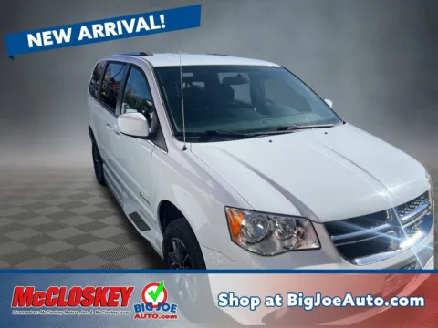 White 2017 Dodge Grand Caravan SXT for sale in Colorado Springs, CO