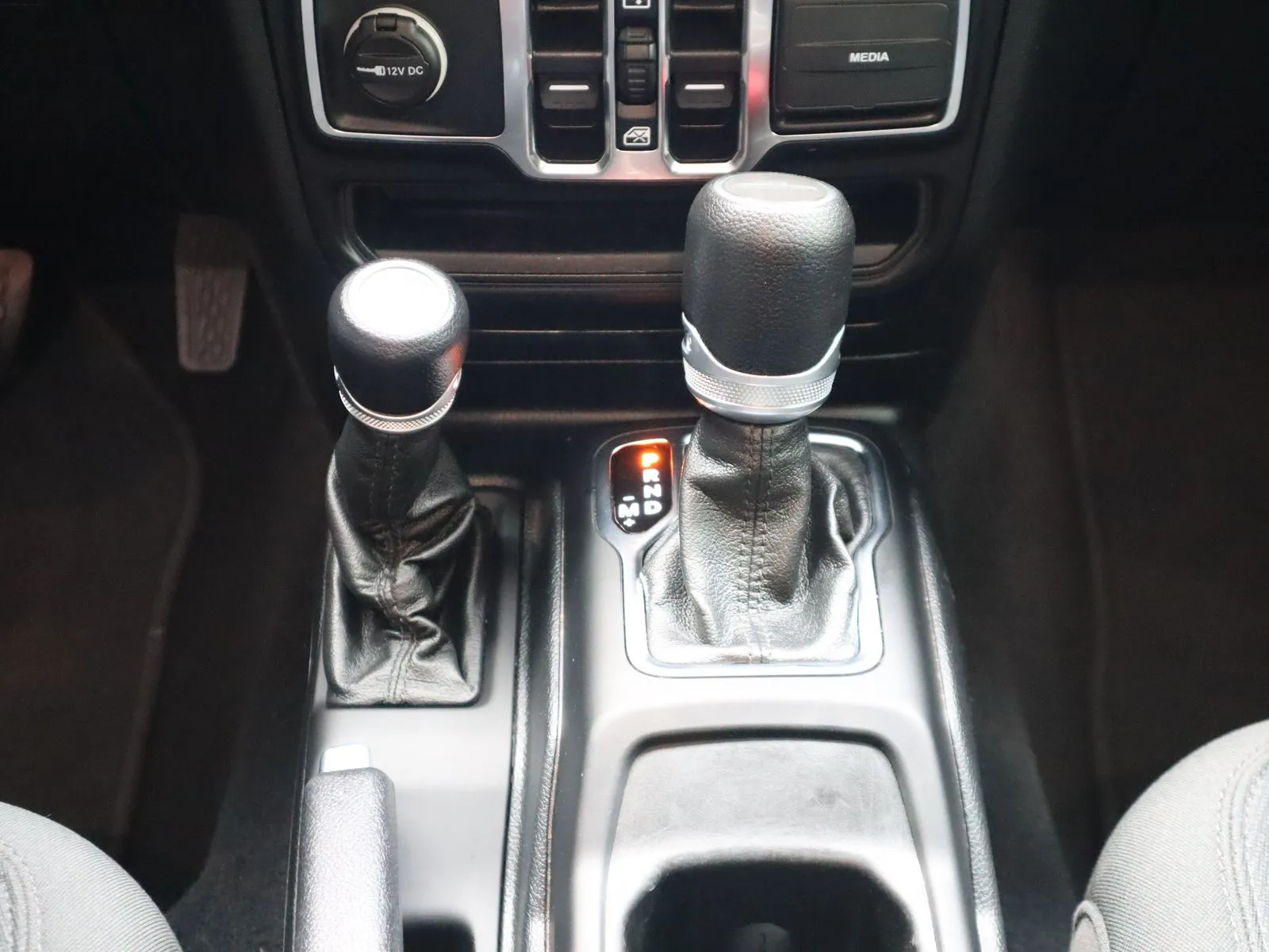 2021 Jeep Gladiator Sport S - Photo 30