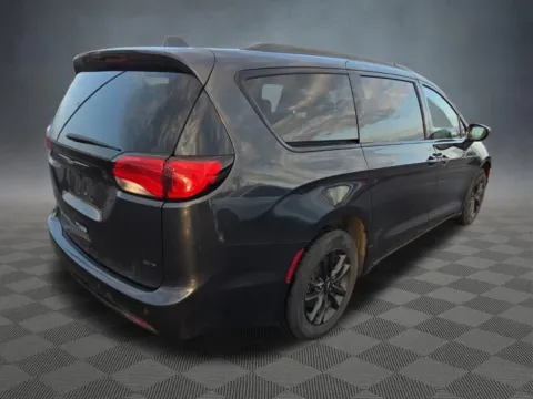 More photos of 2020 Chrysler Pacifica Launch Edition at McCloskey Truck Town (Licensed as McCloskey Motors Inc.), CO