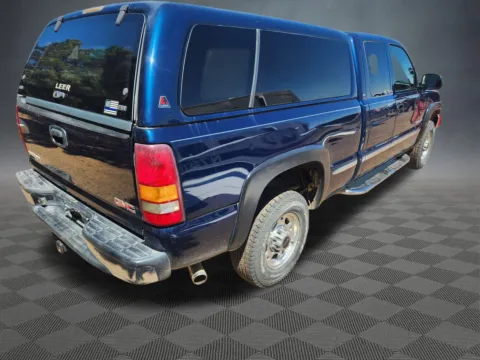 More photos of 2000 GMC Sierra 2500 at McCloskey Truck Town (Licensed as McCloskey Motors Inc.), CO