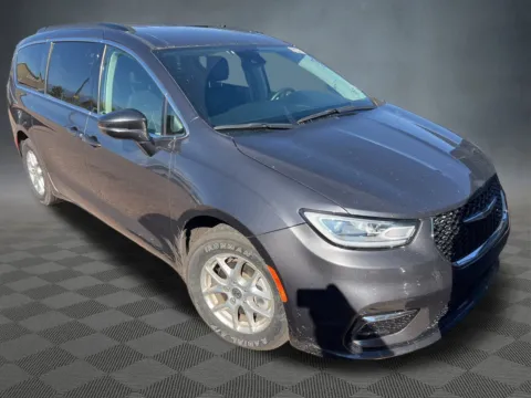 More photos of 2022 Chrysler Pacifica Touring L at McCloskey Truck Town (Licensed as McCloskey Motors Inc.), CO