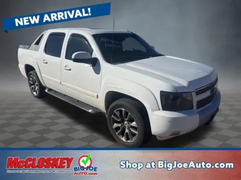 White 2009 Chevrolet Avalanche 1500 LT for sale in Colorado Springs, CO