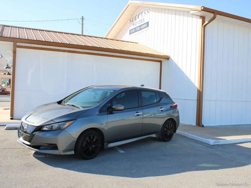 Gray 2023 Nissan LEAF S for sale in Tulsa, OK