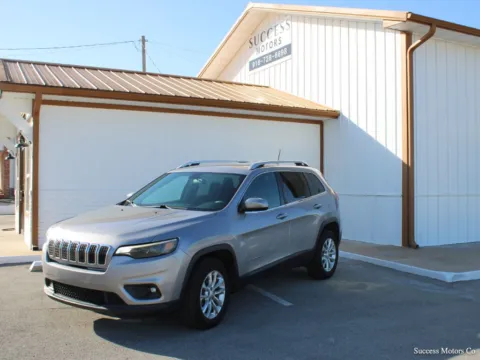 Silver 2019 Jeep Cherokee Latitude for sale in Tulsa, OK