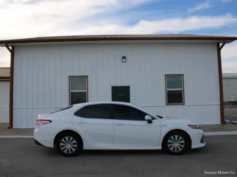 More photos of 2018 Toyota Camry Hybrid LE at Success Motors Co, OK