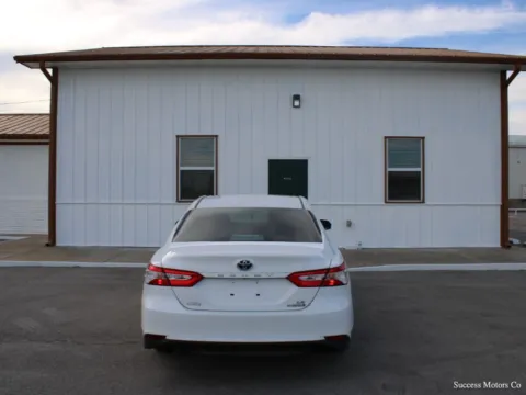 Another view of 2018 Toyota Camry Hybrid LE for sale in Tulsa, OK at Success Motors Co