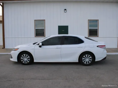 More photos of 2018 Toyota Camry Hybrid LE at Success Motors Co, OK