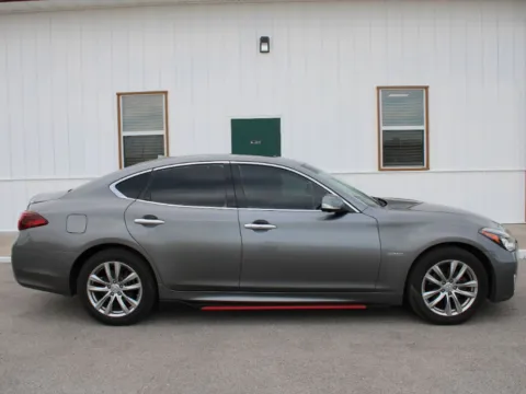 More photos of 2015 INFINITI Q70 Hybrid at Success Motors Co, OK