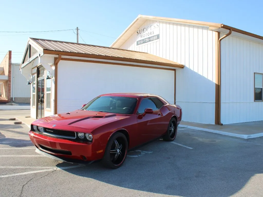 Red 2010 Dodge Challenger SE for sale in Tulsa, OK