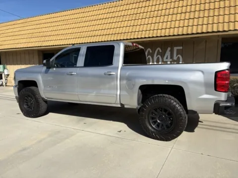 Another view of 2018 Chevrolet Silverado 1500 LT for sale in Riverside, CA at AutoXit