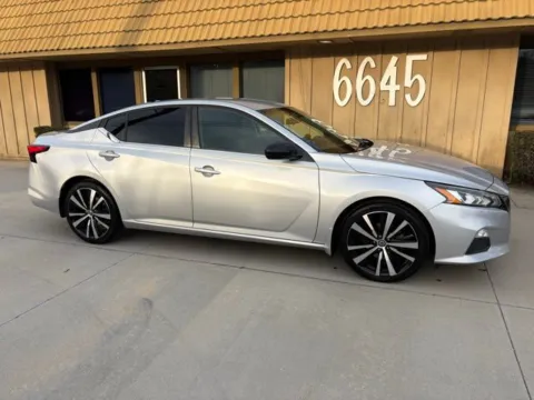 Another view of 2019 Nissan Altima 2.5 SR for sale in Riverside, CA at AutoXit