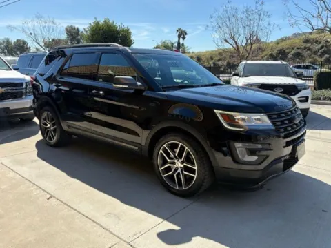 Another view of 2017 Ford Explorer XLT for sale in Riverside, CA at AutoXit