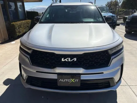 More photos of 2022 Kia Sorento S at AutoXit, CA