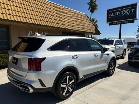 More photos of 2022 Kia Sorento S at AutoXit, CA