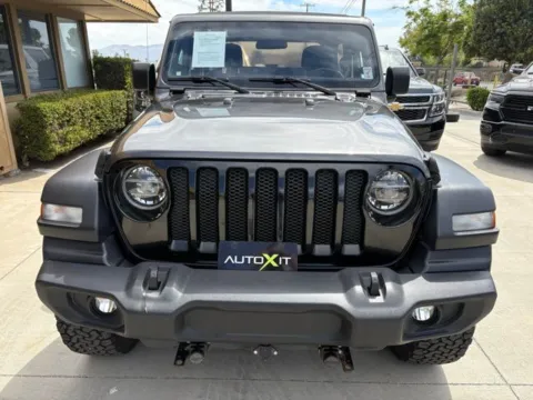 More photos of 2020 Jeep Wrangler Willys at AutoXit, CA