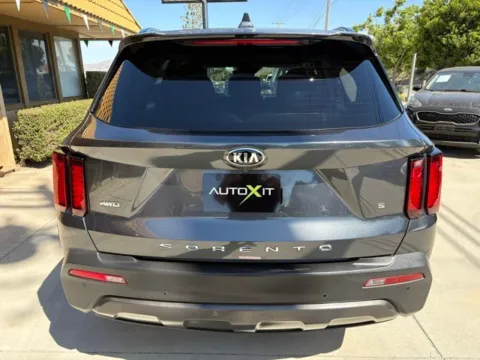 More photos of 2021 Kia Sorento S at AutoXit, CA
