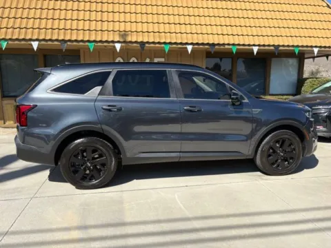 More photos of 2021 Kia Sorento S at AutoXit, CA