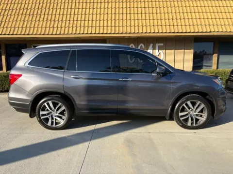 Another view of 2017 Honda Pilot Touring for sale in Riverside, CA at AutoXit