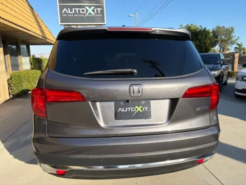 More photos of 2017 Honda Pilot Touring at AutoXit, CA