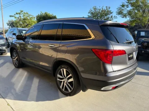More photos of 2017 Honda Pilot Touring at AutoXit, CA