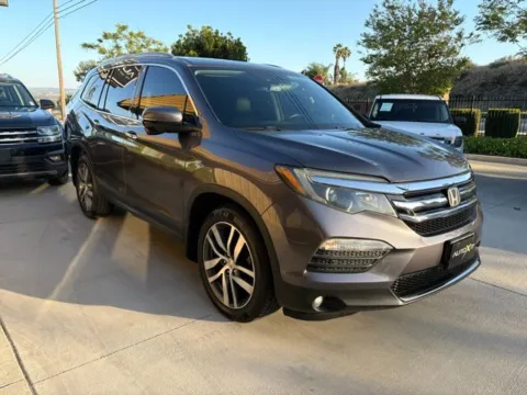 Photos of 2017 Honda Pilot Touring for sale in Riverside, CA at AutoXit