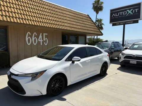 White 2020 Toyota Corolla LE for sale in Riverside, CA