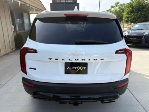 More photos of 2022 Kia Telluride EX at AutoXit, CA