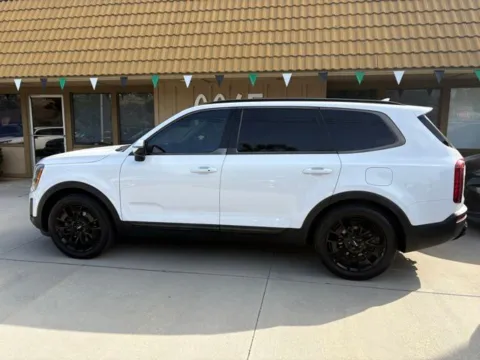 More photos of 2022 Kia Telluride EX at AutoXit, CA