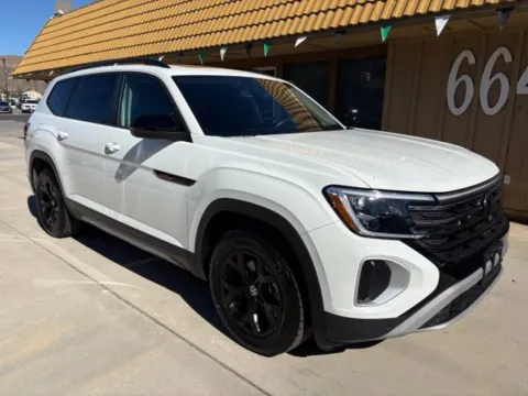 Photos of 2024 Volkswagen Atlas 2.0T Peak Edition SE w/Technology for sale in Riverside, CA at AutoXit
