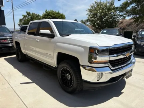 More photos of 2018 Chevrolet Silverado 1500 LT at AutoXit, CA