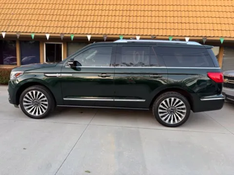 More photos of 2021 Lincoln Navigator Reserve at AutoXit, CA