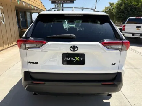 Another view of 2020 Toyota RAV4 LE for sale in Riverside, CA at AutoXit
