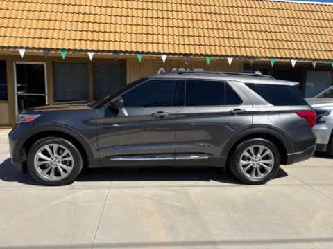 Another view of 2020 Ford Explorer XLT for sale in Riverside, CA at AutoXit