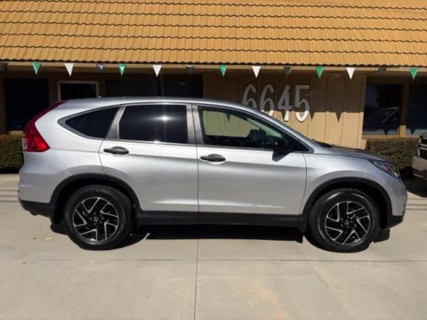 Photos of 2016 Honda CR-V SE for sale in Riverside, CA at AutoXit