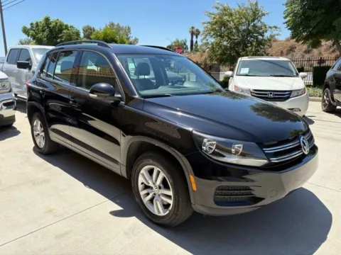 More photos of 2016 Volkswagen Tiguan S at AutoXit, CA