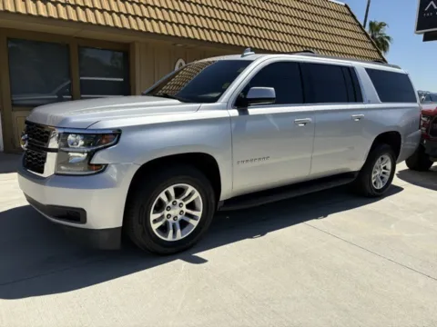 More photos of 2020 Chevrolet Suburban LT at AutoXit, CA