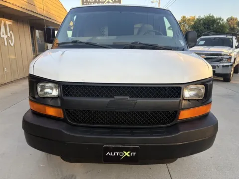Photos of 2007 Chevrolet Express Van G2500HD Work Van for sale in Riverside, CA at AutoXit
