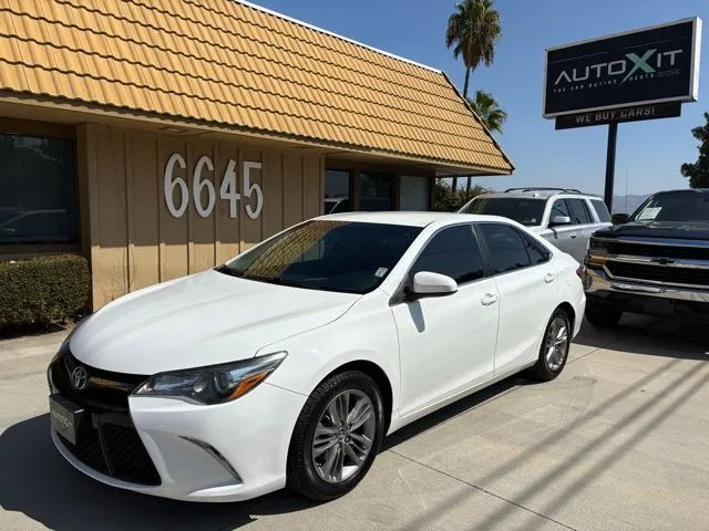 2017 Toyota Camry SE
