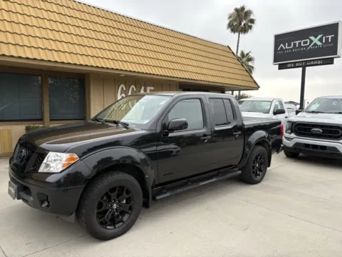 Black 2020 Nissan Frontier SV for sale in Riverside, CA