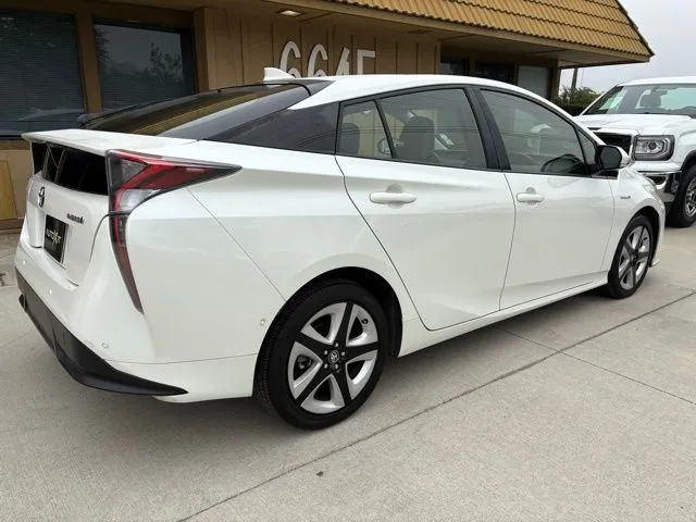 2017 Toyota Prius Three Touring - Photo 7