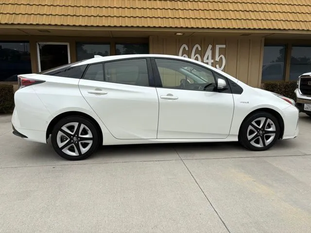 2017 Toyota Prius Three Touring - Photo 8
