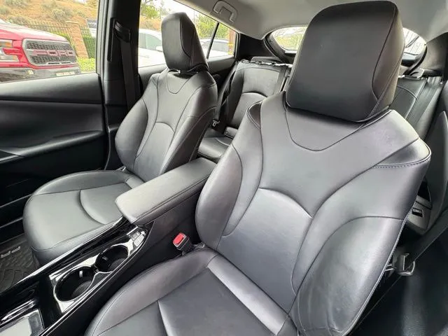 2017 Toyota Prius Three Touring - Photo 16
