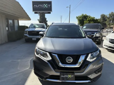 Another view of 2018 Nissan Rogue SV for sale in Riverside, CA at AutoXit