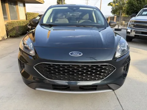 Photos of 2022 Ford Escape SE for sale in Riverside, CA at AutoXit